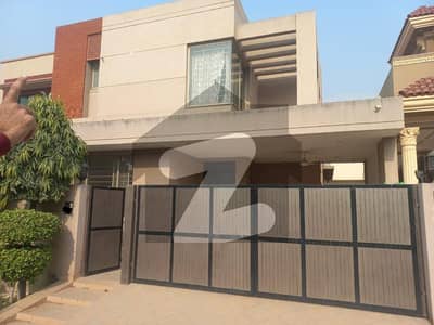 ڈی ایچ اے فیز 8 سابقہ ایئر ایوینیو ڈی ایچ اے فیز 8,ڈی ایچ اے ڈیفینس,لاہور میں 5 کمروں کا 10 مرلہ مکان 4.6 کروڑ میں برائے فروخت۔ ڈی ایچ اے فیز 8 سابقہ ایئر ایوینیو ڈی ایچ اے فیز 8,ڈی ایچ اے ڈیفینس,لاہور میں 5 کمروں کا 10 مرلہ مکان 4.6 کروڑ میں برائے فروخت۔
