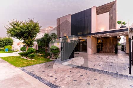 ڈی ایچ اے فیز 5 - بلاک جے فیز 5,ڈیفنس (ڈی ایچ اے),لاہور میں 5 کمروں کا 1 کنال مکان 8.5 کروڑ میں برائے فروخت۔