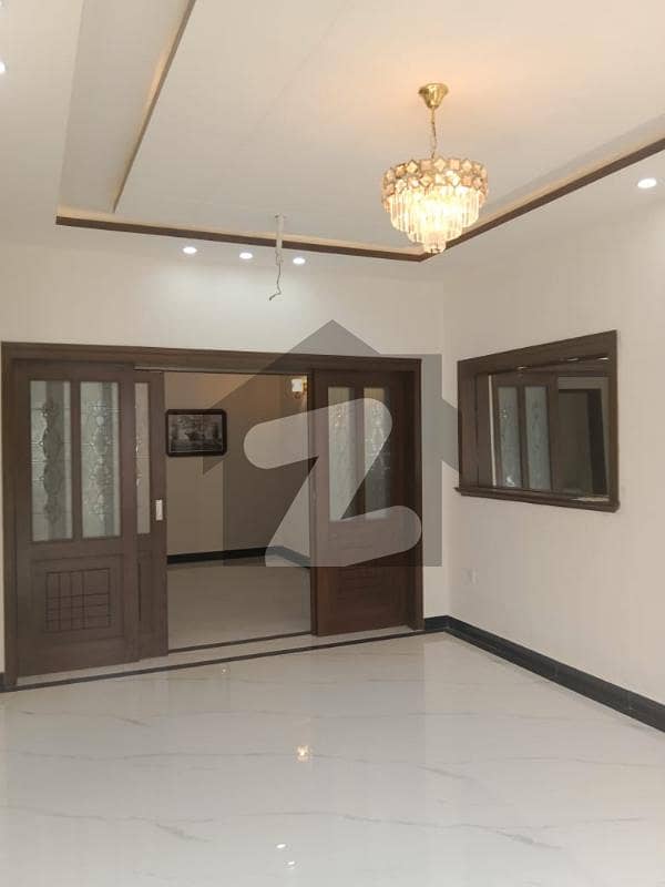 10 Marla Brand New House Available For Sale ln Dream Garden Defence Road,Lahore. 10 Marla Brand New House Available For Sale ln Dream Garden Defence Road,Lahore.