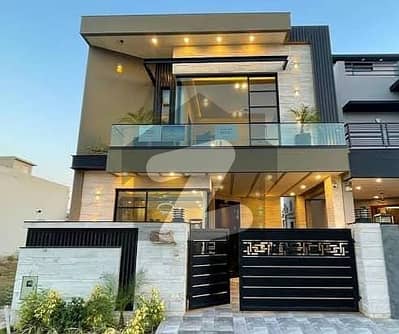 5 Marla Modern Elevation Like Brand New Luxury House For Sale In Prime Location Of Bahria Town Lahore.