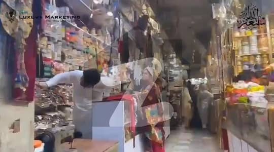 اچھرہ لاہور میں 3 مرلہ Studio عمارت 16.5 کروڑ میں برائے فروخت۔