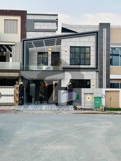 DONT MISS OUT PRIME 5 MARLA BUNGALOW FOR SALE