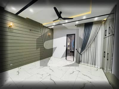 پارک ویو سٹی لاہور میں 5 کمروں کا 10 مرلہ مکان 3.15 کروڑ میں برائے فروخت۔ پارک ویو سٹی لاہور میں 5 کمروں کا 10 مرلہ مکان 3.15 کروڑ میں برائے فروخت۔