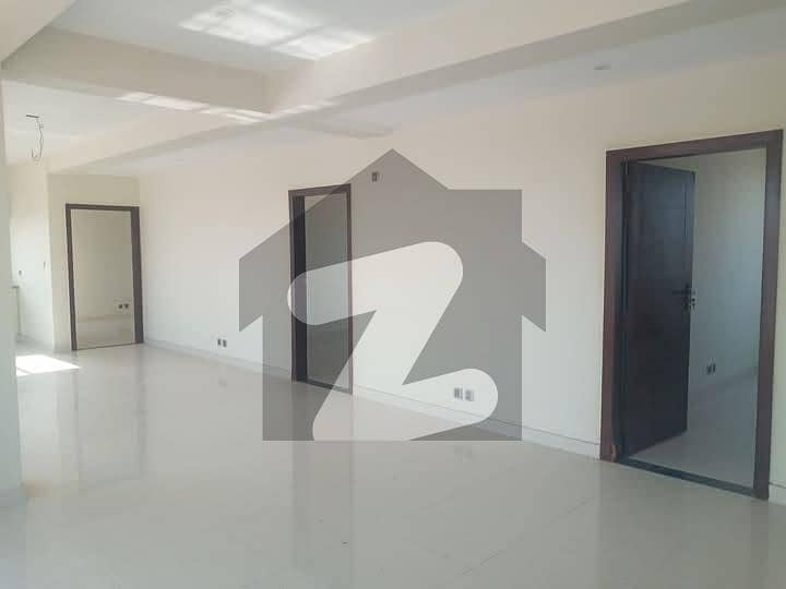 3 Bedroom Penthouse Huge Size TV Lounge Available For Rent 3 Bedroom Penthouse Huge Size TV Lounge Available For Rent