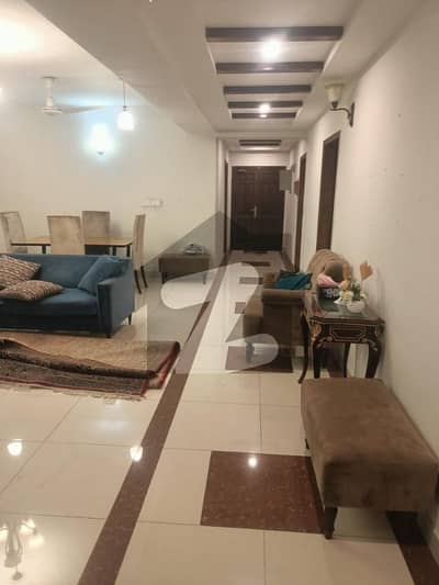 10 MARLA FULL FURNISHED APARTMENT AVAILABLE FOR RENT