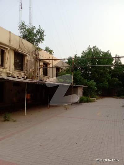 8 Kanal Double Story Old Building Avaiable For Sell In Gulberg Town At Main Boulevard Lahore