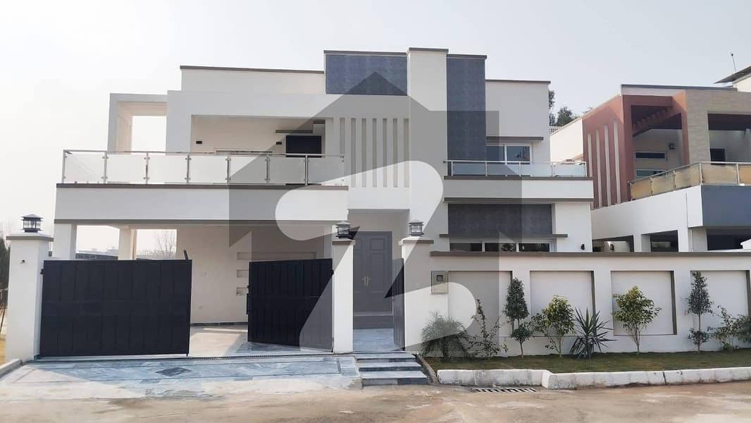 500 SQUARE YARDS HOUSE AVAILABLE ON RENT 500 SQUARE YARDS HOUSE AVAILABLE ON RENT