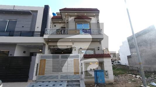 Fully Furnished Highly-Desirable 4 Marla House Available In Paragon City