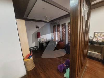 F BLOCK 1 KANAL HOUSE FOR SALE WITH BASEMENT