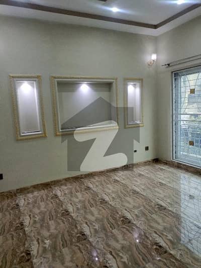 آرکیٹیکٹس انجنیئرز ہاؤسنگ سوسائٹی لاہور میں 3 کمروں کا 10 مرلہ بالائی پورشن 80.0 ہزار میں کرایہ پر دستیاب ہے۔