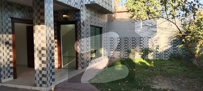 14 Marla 4 Bedrooms House FOR SALE in Askari-3