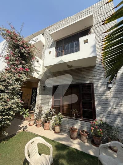 ڈی ایچ اے فیز 7 ڈی ایچ اے ڈیفینس,کراچی میں 4 کمروں کا 1 کنال مکان 4.75 لاکھ میں کرایہ پر دستیاب ہے۔