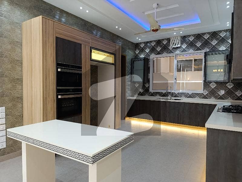 Lavish House on prime Location Lavish House on prime Location