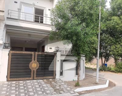 Corner Dawood Residency - Umer Block House Sized 4 Marla Is Available Corner Dawood Residency - Umer Block House Sized 4 Marla Is Available