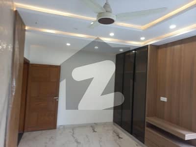 Stunning 10 Marla Flat In Askari 11 - Sector D Available