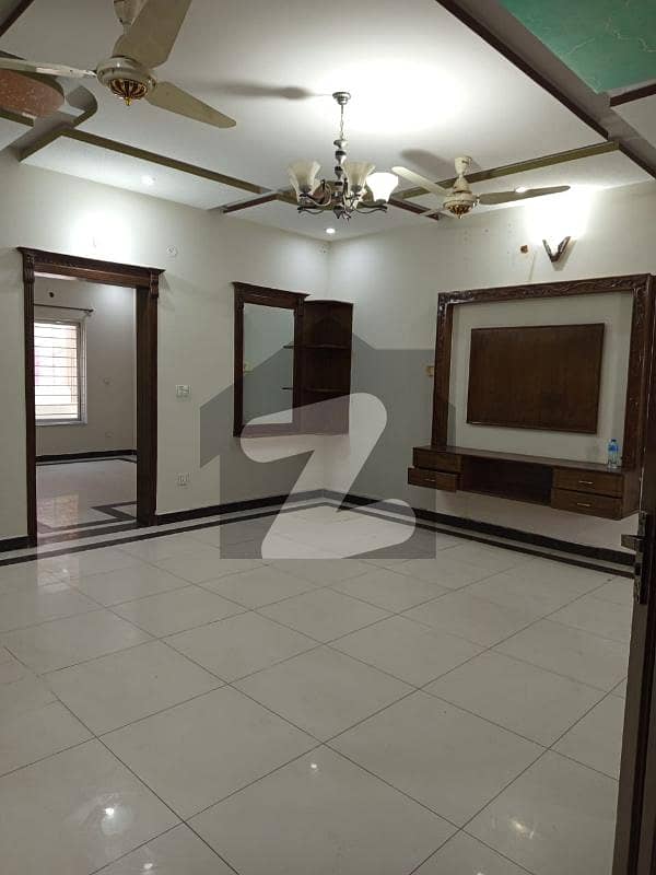 30*60 Lower Portion For Rent In G-13