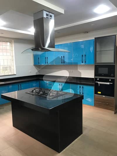 اَپر مال لاہور میں 6 کمروں کا 1 کنال مکان 6.0 لاکھ میں کرایہ پر دستیاب ہے۔