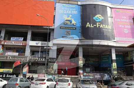 ڈی گراؤنڈ فیصل آباد میں 11 کمروں کا 5 کنال عمارت 16.0 لاکھ میں کرایہ پر دستیاب ہے۔