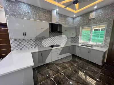 Rawalpindi Bahria Town Phase8 7 Marla House Available For Rent