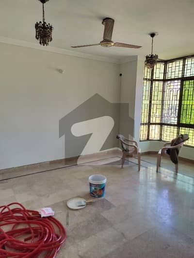 Get An Attractive 2 Upper Portion In I-10 Under Rs. 80000