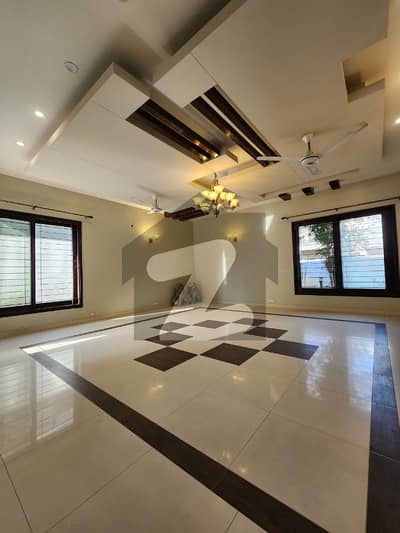 700sq