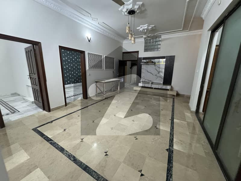 Commercial 1 Kanal House Available For Rent At Satellite Town