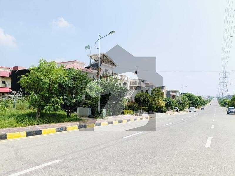 Beautiful Main Road Plot 20 Marla [50*90]