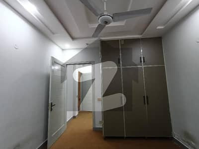 Vip Flat For Rent In Valancia Town Near Lahore University