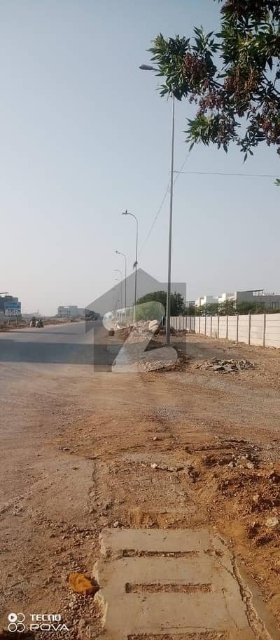 ڈی ایچ اے فیز 8 - زون ای ڈی ایچ اے فیز 8,ڈی ایچ اے ڈیفینس,کراچی میں 1 کنال رہائشی پلاٹ 6.0 کروڑ میں برائے فروخت۔