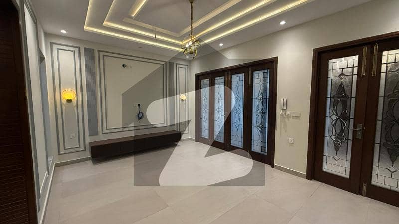 10 MARLA BRAND NEW LUXURY HOUSE FOR SALE 10 MARLA BRAND NEW LUXURY HOUSE FOR SALE
