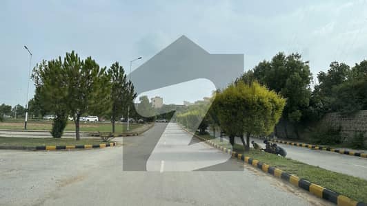 Prime Location Near Central Square 1 Kanal Plot For Sale