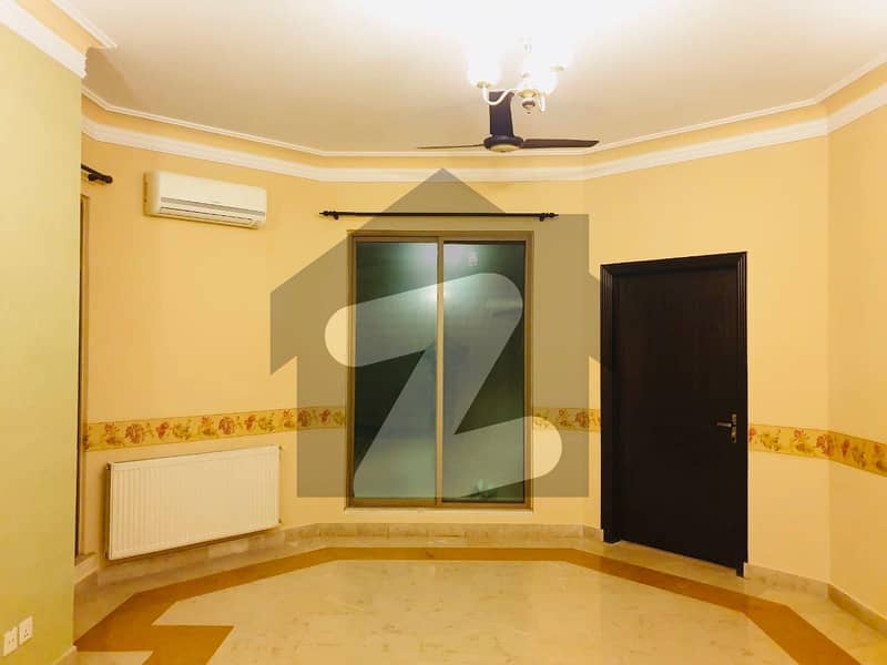 Beautiful Renovated Flat Is Available For In Tariq Heights F-11 Beautiful Renovated Flat Is Available For In Tariq Heights F-11