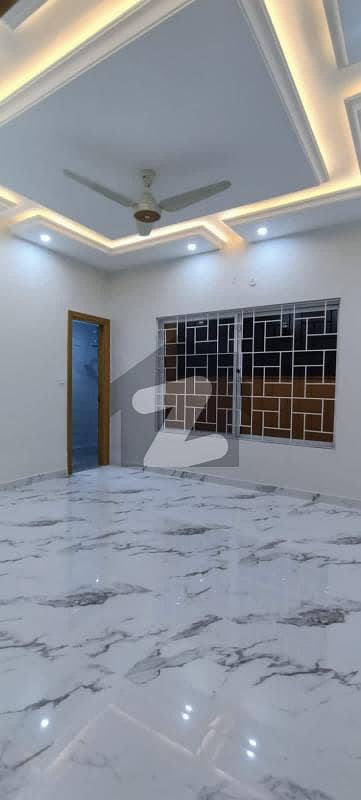 بحریہ ٹاؤن فیز 8 بحریہ ٹاؤن راولپنڈی,راولپنڈی میں 5 کمروں کا 7 مرلہ مکان 70.0 ہزار میں کرایہ پر دستیاب ہے۔