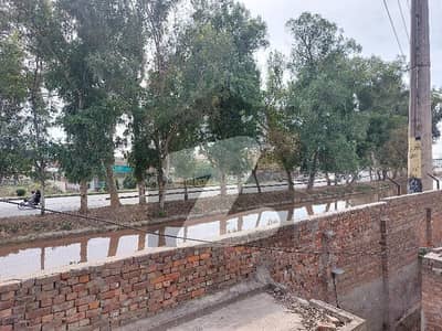 ملتان روڈ لاہور میں 6 کنال کمرشل پلاٹ 45.0 کروڑ میں برائے فروخت۔