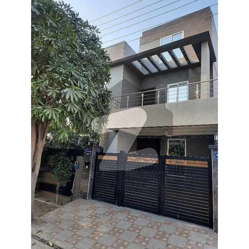 10 Marla House Situated In Wapda City - Block M For Rent 10 Marla House Situated In Wapda City - Block M For Rent