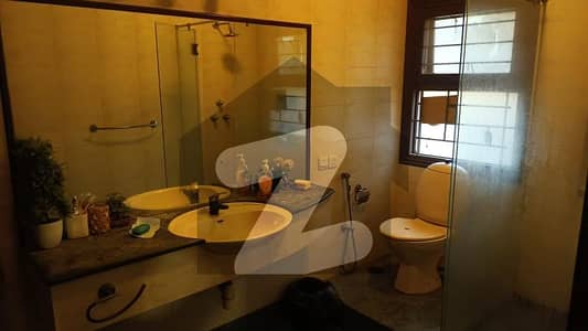 500 Yards Architect Design Bungalow With Basement For Rent
