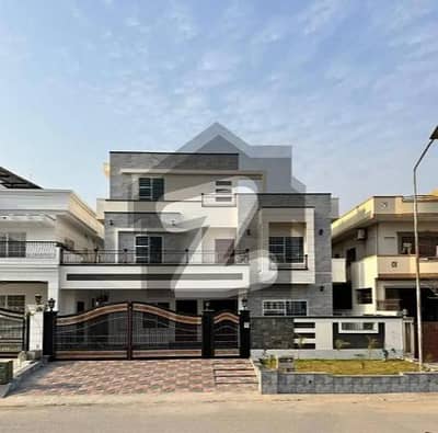 1 Kanal brand new luxury house