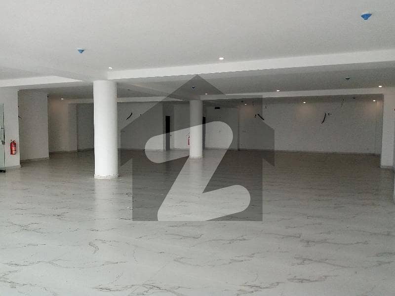16 MARLA COMMERCIAL FLOOR WITH LIFT AVAILABLE 16 MARLA COMMERCIAL FLOOR WITH LIFT AVAILABLE