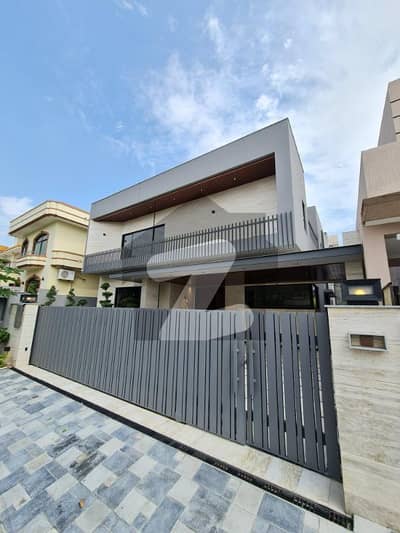 1 Kanal Straight Line Modern Designer House For Sale