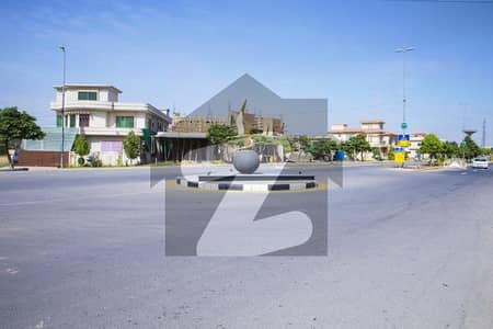 10 Marla Solid Land Plot On Prime Location
