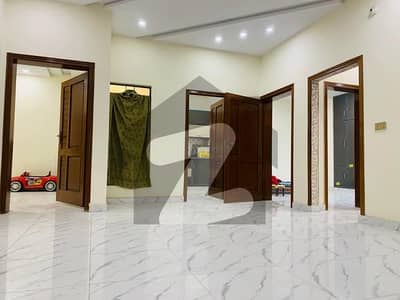 الرحیم ویلی ستیانہ روڈ,فیصل آباد میں 3 کمروں کا 5 مرلہ بالائی پورشن 35.0 ہزار میں کرایہ پر دستیاب ہے۔