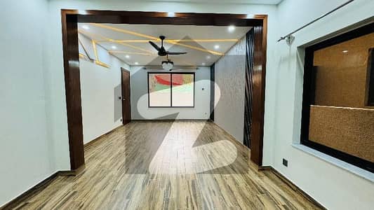 چکلالہ سکیم 1 چکلالہ سکیم,راولپنڈی میں 3 کمروں کا 1 کنال بالائی پورشن 90.0 ہزار میں کرایہ پر دستیاب ہے۔