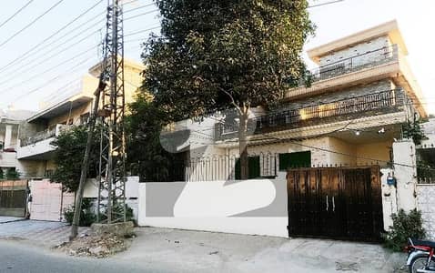 علامہ اقبال ٹاؤن ۔ نشتر بلاک علامہ اقبال ٹاؤن,لاہور میں 4 کمروں کا 10 مرلہ مکان 6.25 کروڑ میں برائے فروخت۔ علامہ اقبال ٹاؤن ۔ نشتر بلاک علامہ اقبال ٹاؤن,لاہور میں 4 کمروں کا 10 مرلہ مکان 6.25 کروڑ میں برائے فروخت۔
