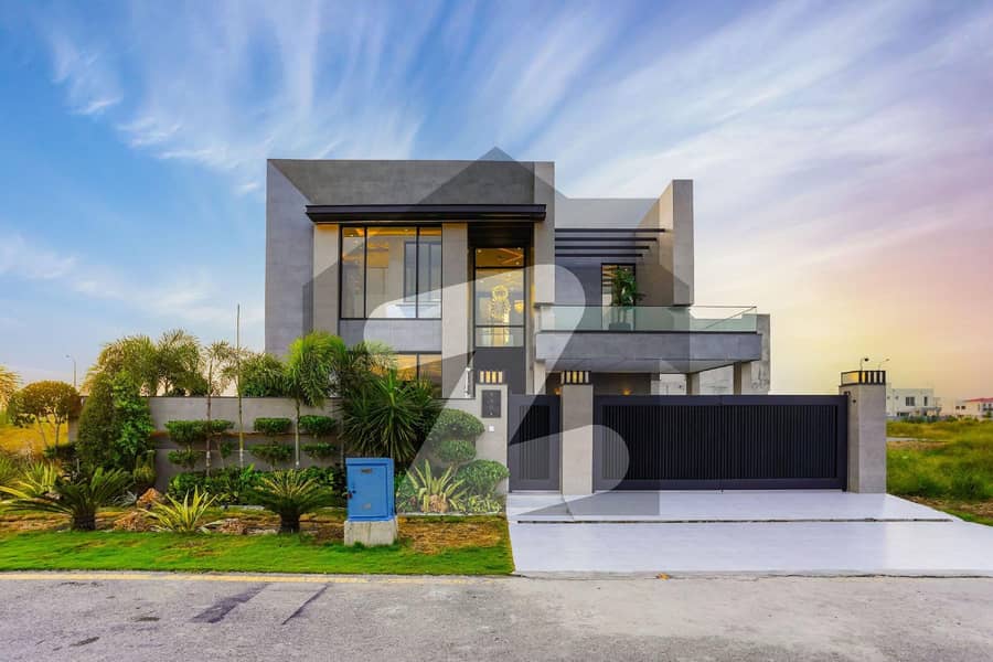 1 Kanal Modern Design Luxury Villa With Basement Near Park 1 Kanal Modern Design Luxury Villa With Basement Near Park