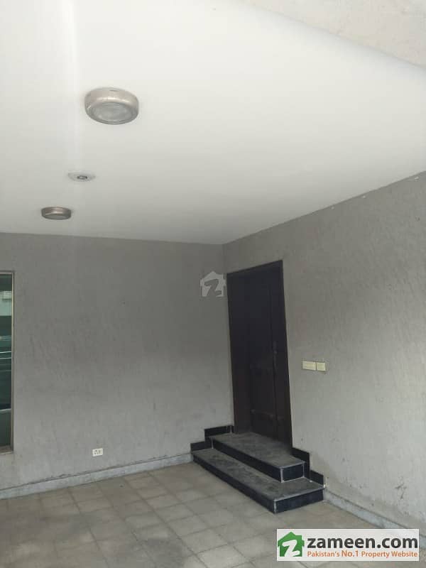 10 Marla 4 Rooms House Neat And Good Location Is For Rent In Askari 11