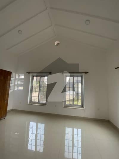 G 10-2 House For Sale Size 40+70 Full Renovated Near To Markaz