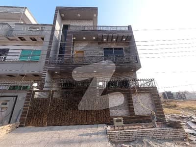 آئی 11/2 آئی ۔ 11,اسلام آباد میں 4 کمروں کا 6 مرلہ مکان 4.0 کروڑ میں برائے فروخت۔