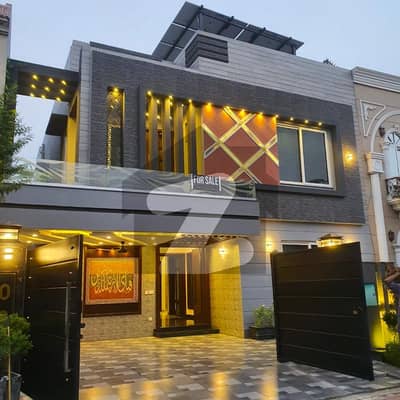 10 Marla House For Sale in Oversease B Bahria Town Lahore