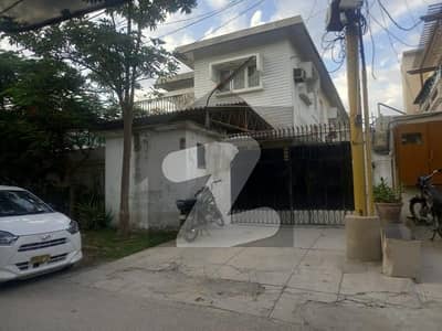 Highly-Coveted Prime Location 1000 Square Yards House Is Available In PECHS Block 2 For Sale