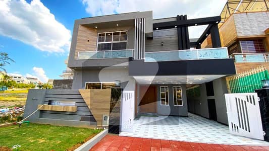 بحریہ ٹاؤن فیز 8 بحریہ ٹاؤن راولپنڈی,راولپنڈی میں 5 کمروں کا 10 مرلہ مکان 3.85 کروڑ میں برائے فروخت۔ بحریہ ٹاؤن فیز 8 بحریہ ٹاؤن راولپنڈی,راولپنڈی میں 5 کمروں کا 10 مرلہ مکان 3.85 کروڑ میں برائے فروخت۔